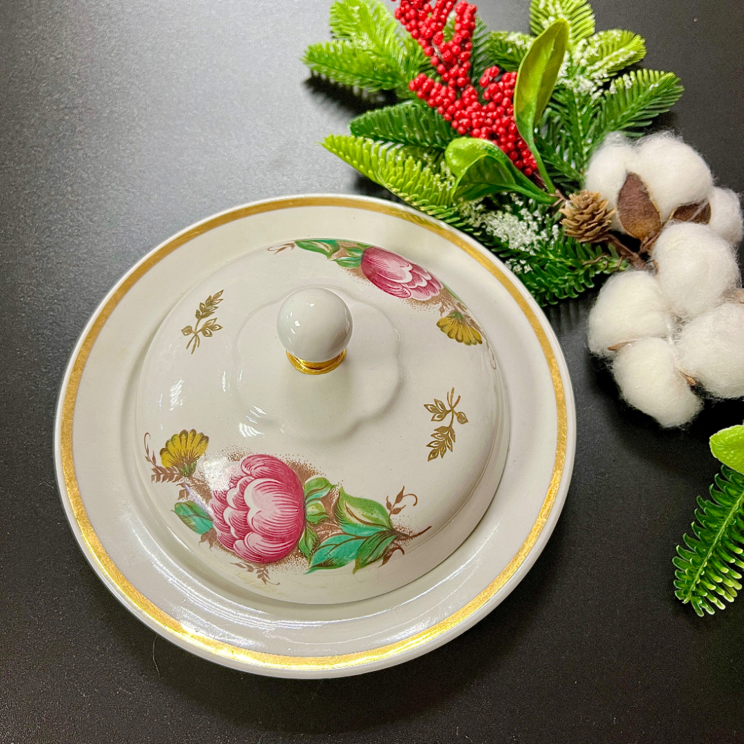 Масленка с невысокими бортами Сумский ФЗ 1974-84гг. Фарфор с цветочной деколью, позолотой. Картинка 1